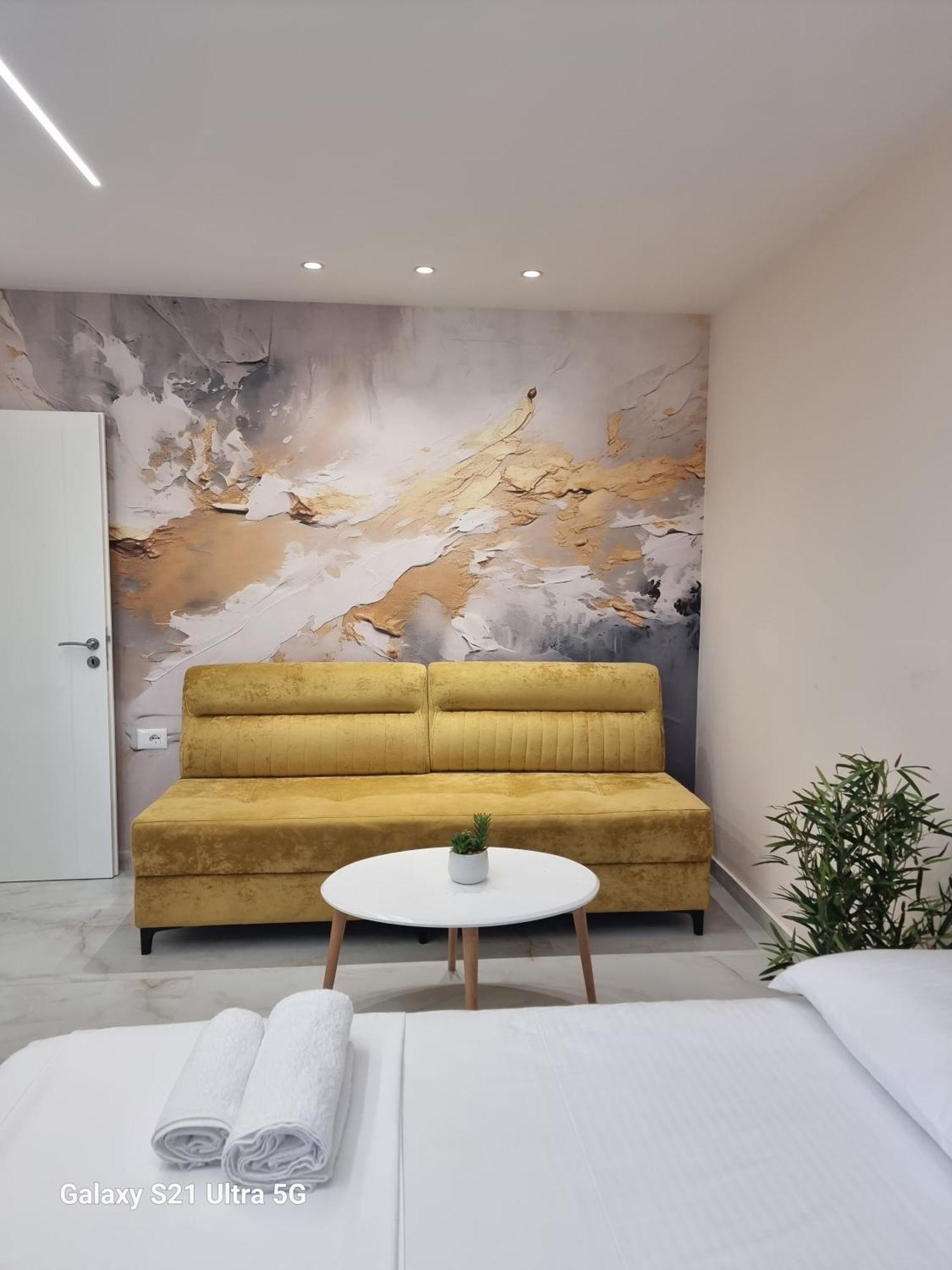 Azure 4 * Tirana